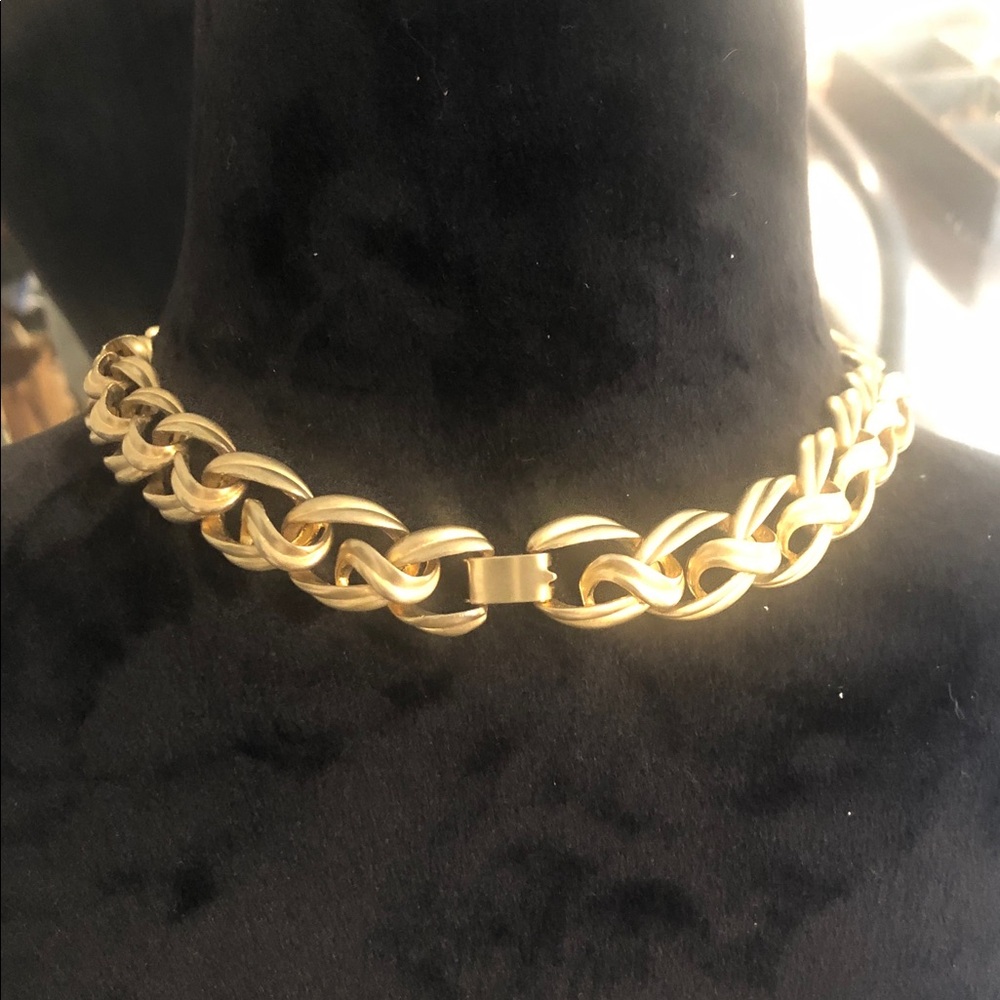 Classic Gold-Tone Open Chain Women's Necklace - Picture 2 of 4